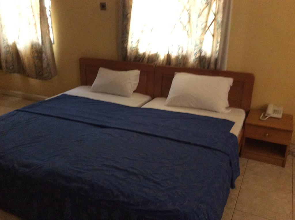 Nana Bema Hotel Cape Coast Bagian luar foto